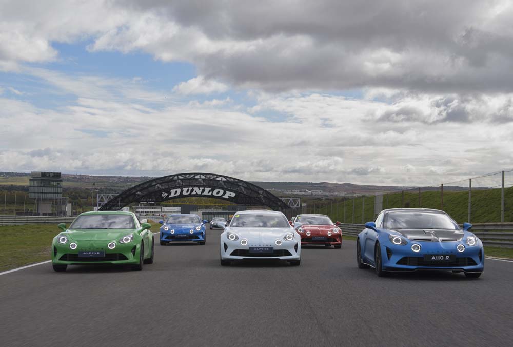 Alpine tiñe de azul el circuito del Jarama 1 Motor16 Alpine