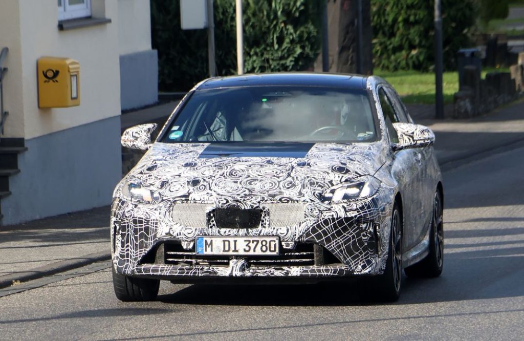 Fotos espía del BMW Serie 1 M135i 2024. La versión deportiva se destapa 3 Motor16 BMW 1 Series M35 1 Motor16