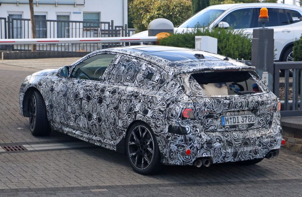 Fotos espía del BMW Serie 1 M135i 2024. La versión deportiva se destapa 14 Motor16 BMW 1 Series M35 13 Motor16