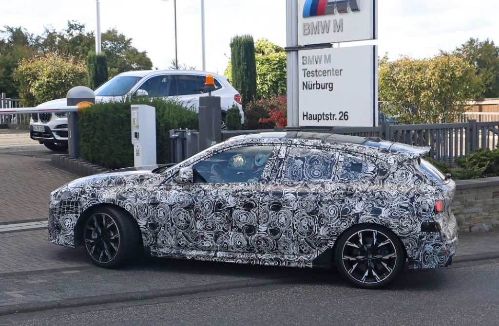 Fotos espía del BMW Serie 1 M135i 2024. La versión deportiva se destapa 11 Motor16 BMW 1 Series M35 9 Motor16