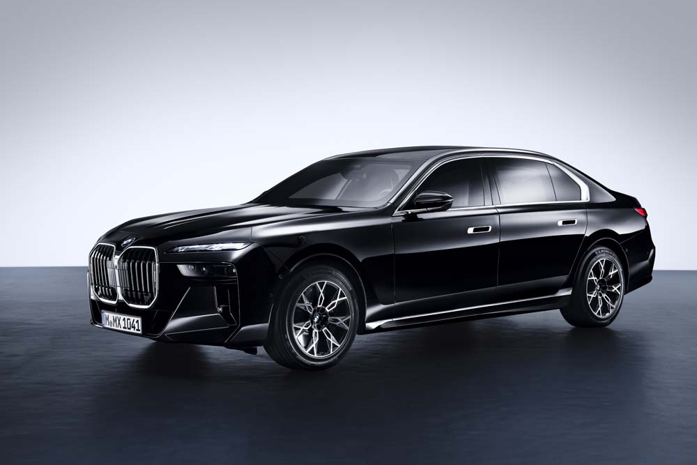 BMW Protection, la gama de coches blindados que salvan vidas 4 Motor16 BMW 760i Protection.