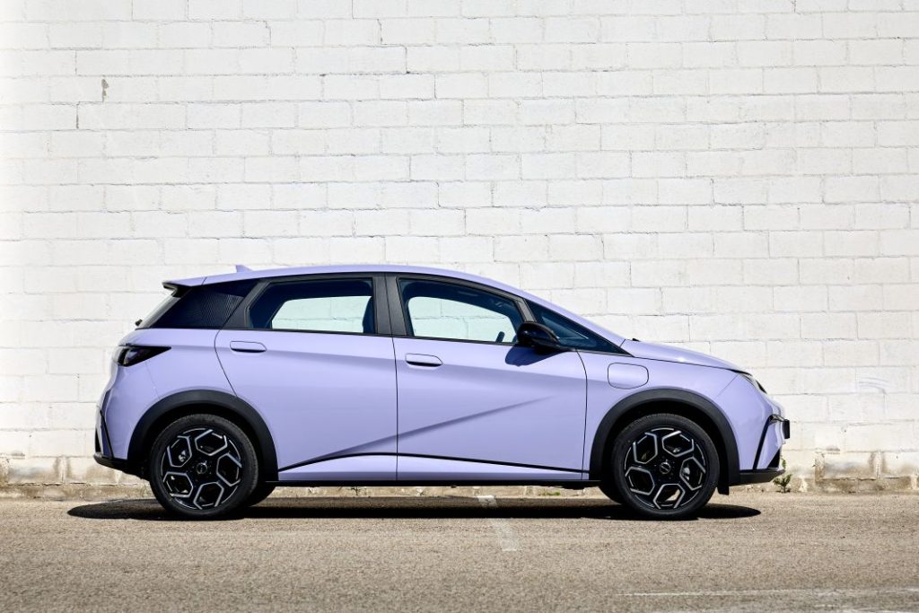 Primera prueba del BYD Dolphin 2024. Hacia la democratización del eléctrico 1 Motor16 BYD Dolphin (3)