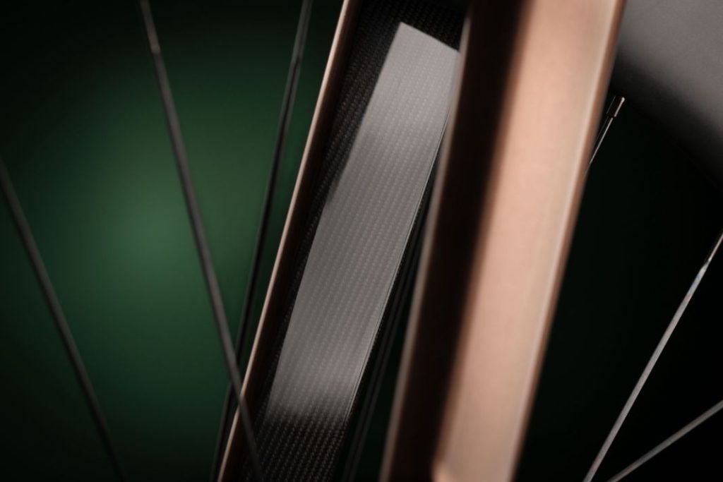 Si eres fan de Fernando Alonso querrás tener esta bici 12 Motor16 Bicicleta J.Laverack AstonMartin.1R14 Motor16