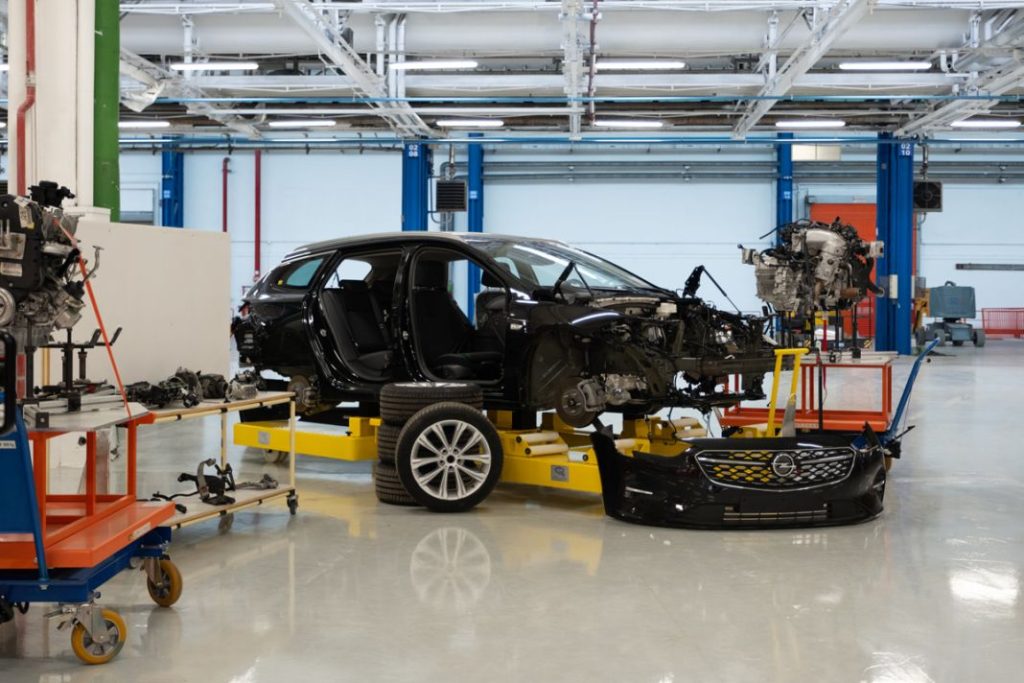 40 millones de euros y 550 empleos: las cifras del primer hub de economía circular de Stellantis 11 Motor16 Circular Economy Hub Mirafiori Stellantis10 Motor16