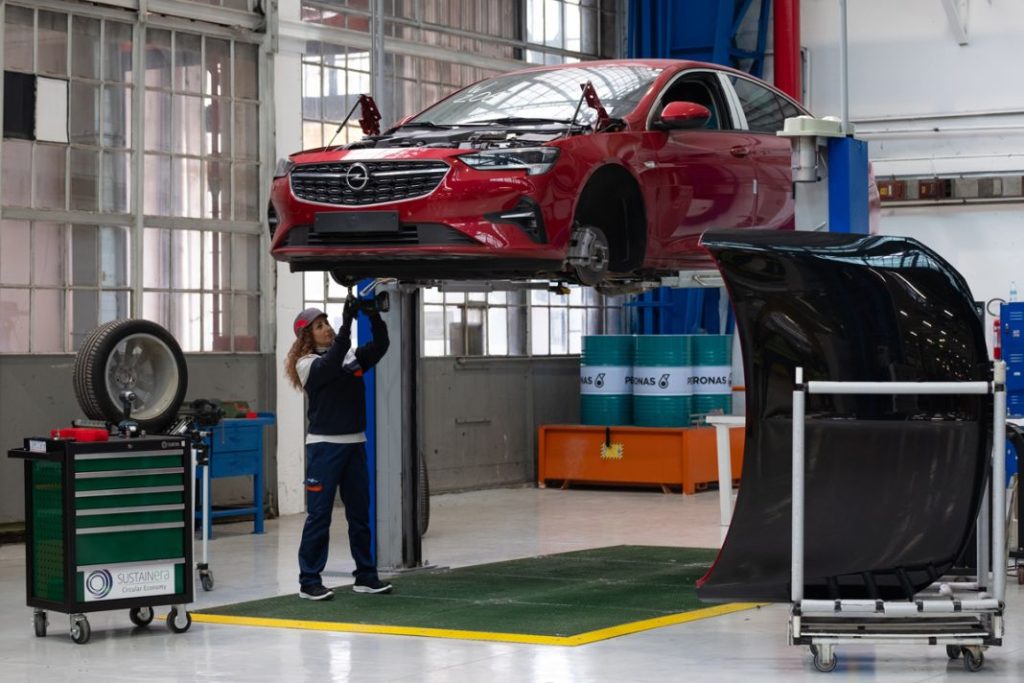 40 millones de euros y 550 empleos: las cifras del primer hub de economía circular de Stellantis 18 Motor16 Circular Economy Hub Mirafiori Stellantis6 Motor16