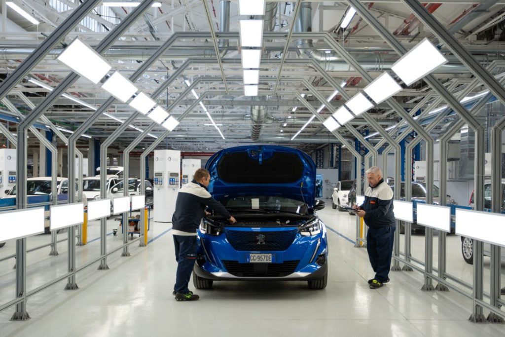 40 millones de euros y 550 empleos: las cifras del primer hub de economía circular de Stellantis 9 Motor16 Circular Economy Hub Mirafiori Stellantis8 Motor16