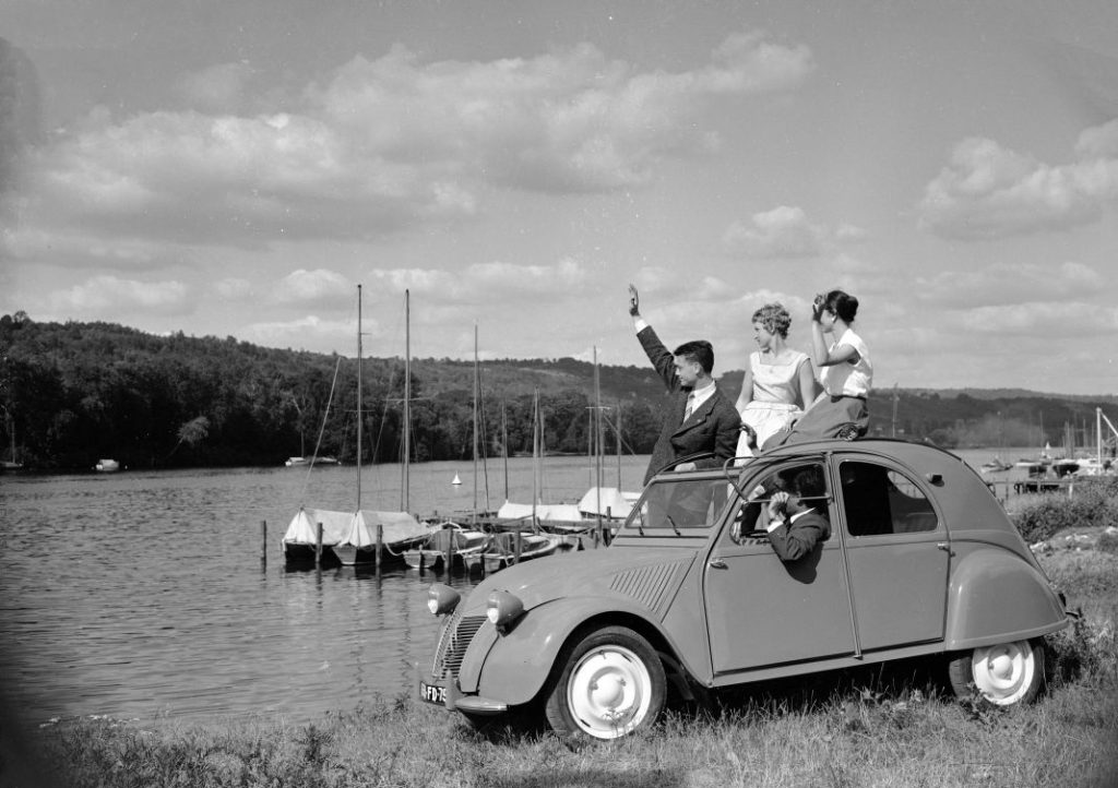 El mítico Citroën 'dos caballos' cumple 75 años 4 Motor16 Citroen 2CV cumple 75 anos 1 Motor16
