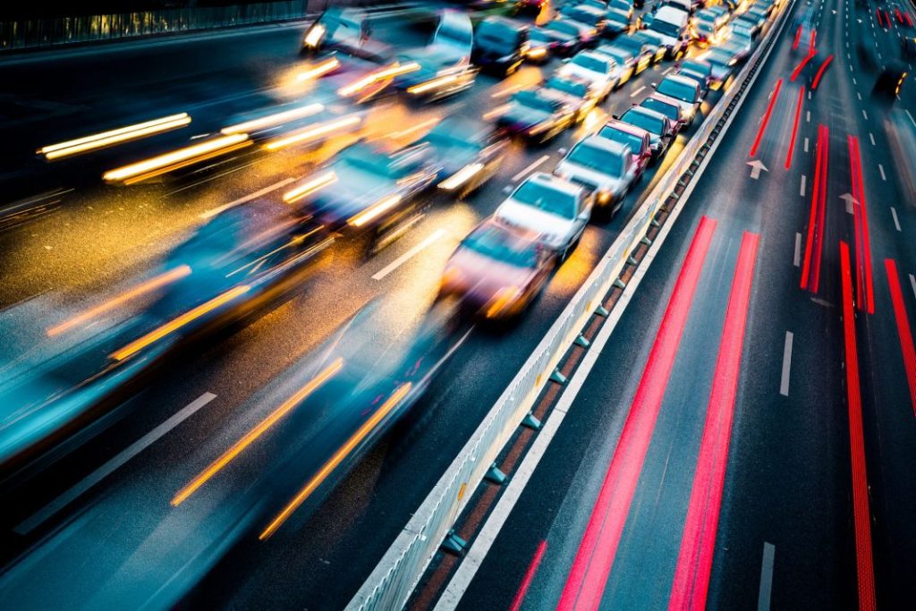 La DGT pone en el punto de mira a los conductores lentos que adoran el carril izquierdo 12 Motor16 dgt