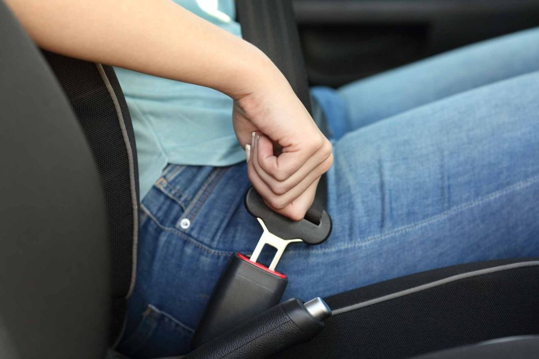 Los papeles que la DGT quiere que lleves siempre en tu coche 3 Motor16 PÓLIZA DE SEGURO: LA PROTECCIÓN NECESARIA