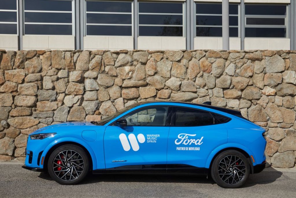 Ford mustang mach egrammy latino warner music Motor16