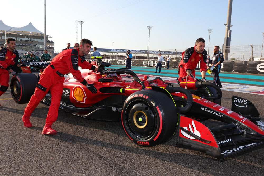 GP de Abu Dabi. La orgía de Max Verstappen y el milagro de Fernando Alonso 2 Motor16 GP ABU DABI SAINZ Motor16