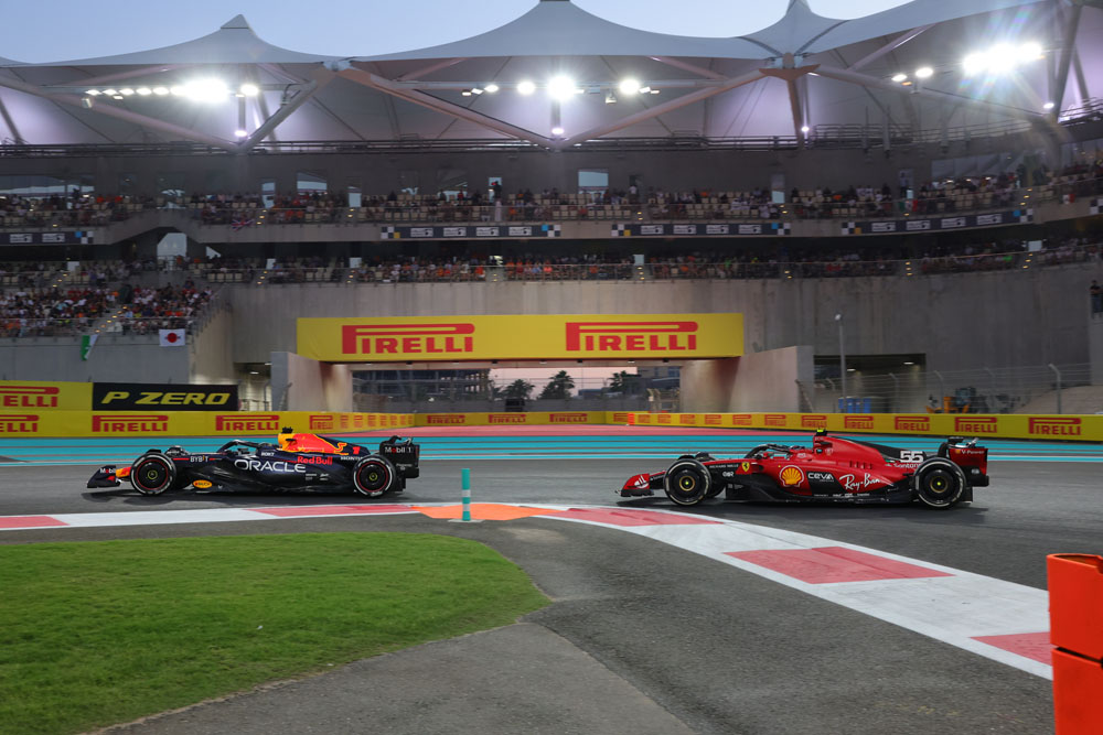 GP de Abu Dabi. La orgía de Max Verstappen y el milagro de Fernando Alonso 5 Motor16 GP ABU DABI VERSTAPPEN SAINZ Motor16