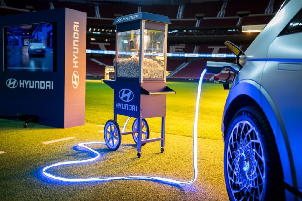 Hyundai Ioniq 5 Atletico Madrid acampada10 Motor16