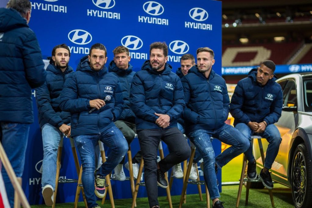 Hyundai Ioniq 5 Atletico Madrid acampada6 Motor16