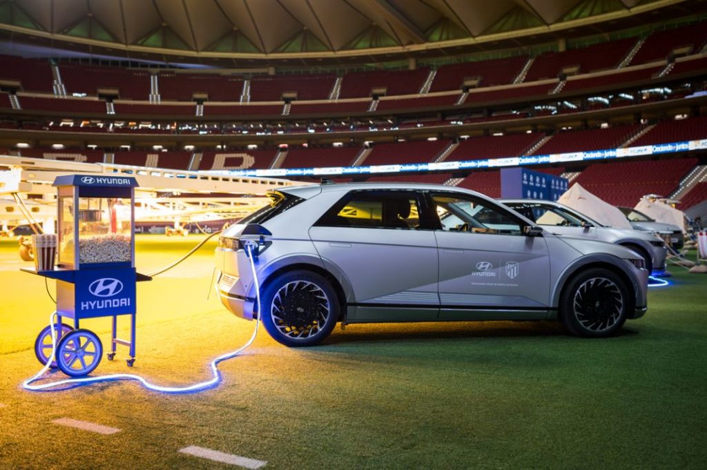 Hyundai Ioniq 5 Atletico Madrid acampada9 Motor16
