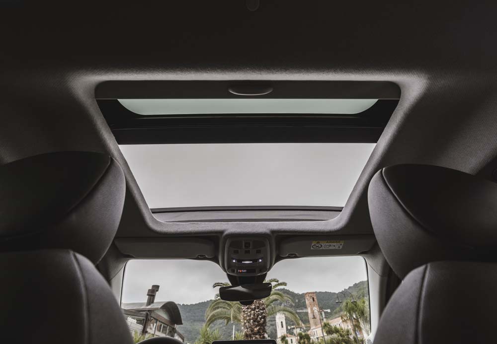 El Jeep Avenger lanza una nueva versión híbrida con etiqueta ECO 5 Motor16 Jeep Avenger e Hybrid 2024 1 Motor16