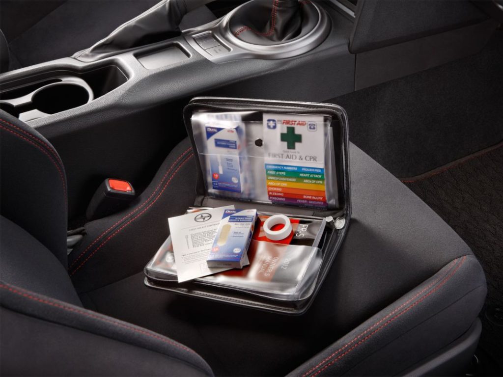 Decathlon tiene un botiquín de emergencia que te puede salvar durante un atasco 2 Motor16 kit de primeros auxilios