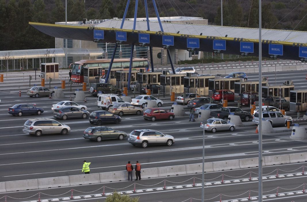 La distancia a la que te puede multar el helicóptero de la DGT 1 Motor16 ¿Qué factores se tienen en cuenta para determinar la multa por un helicóptero de la DGT?