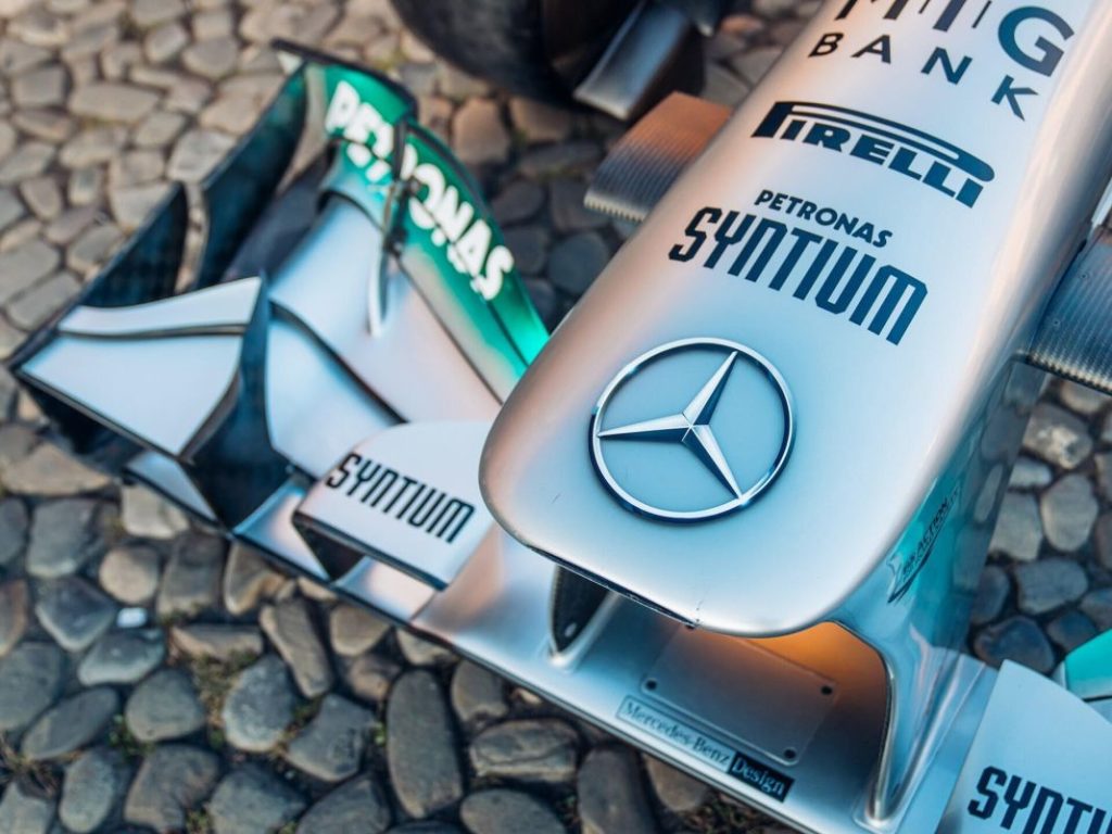 MERCEDES F1 HAMILTON SUBASTA 2 Motor16