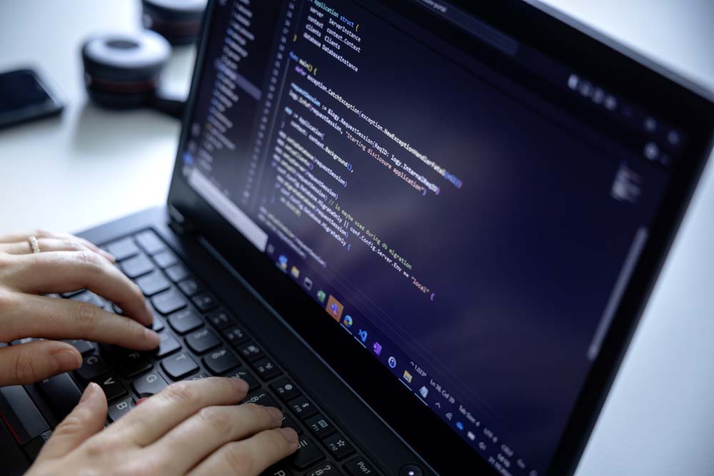 Mercedes-Benz adopta el código abierto para impulsar su ecosistema digital.