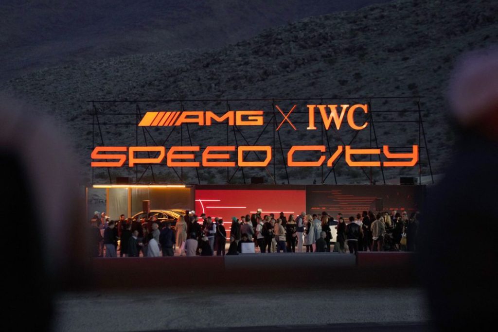 El Mercedes-AMG GT Coupé vuela en el desierto de Nevada 1 Motor16 Mercedes Benz AMG GT Coupe campana6 Motor16