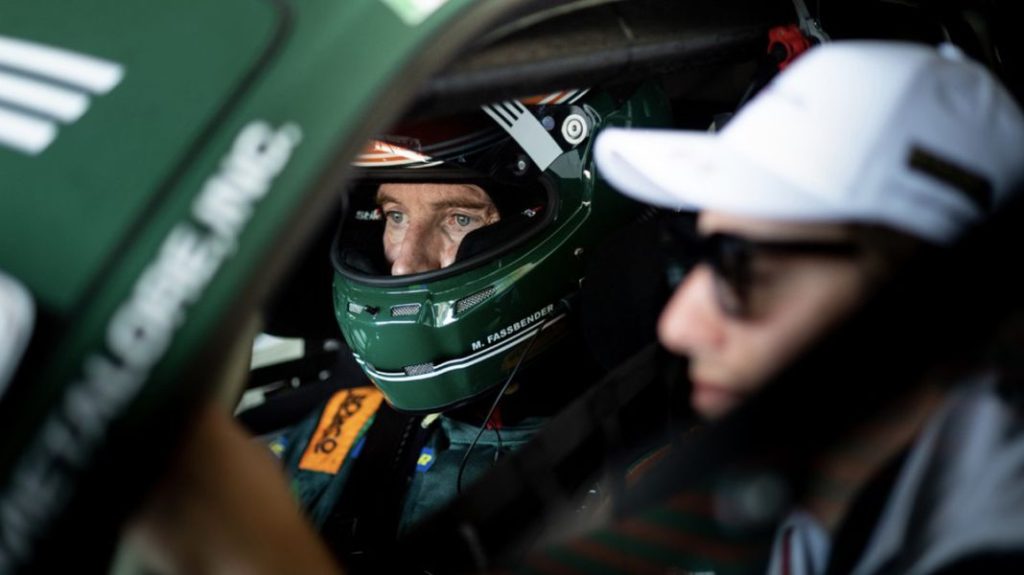 Así pasó Michael Fassbender de triunfar como actor a pilotar en Le Mans 6 Motor16 Michael Fassbender de actor a piloto Le Mans6 Motor16