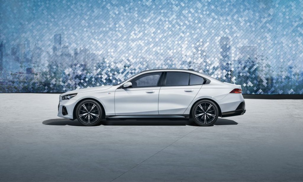 P90506593 highRes the first edition 05 Motor16