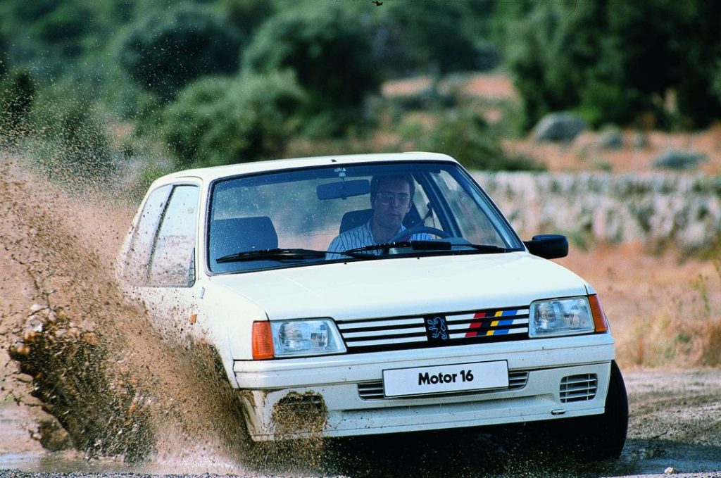 El icono que inspira al Peugeot 208 1 Motor16 El Peugeot 205, un icono que sigue vivo y de plena forma en su sucesor, el Peugeot 208