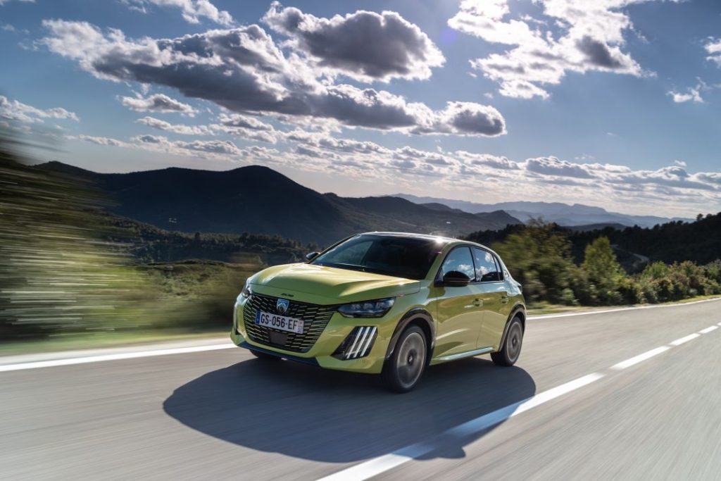 Primera prueba del Peugeot E-208 eléctrico 156 CV. Más potencia y mayor autonomía 6 Motor16 Peugeot E 208 prueba 2 Motor16