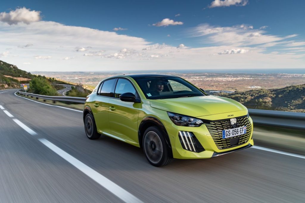 Primera prueba del Peugeot E-208 eléctrico 156 CV. Más potencia y mayor autonomía 7 Motor16 Peugeot E 208 prueba 3 Motor16