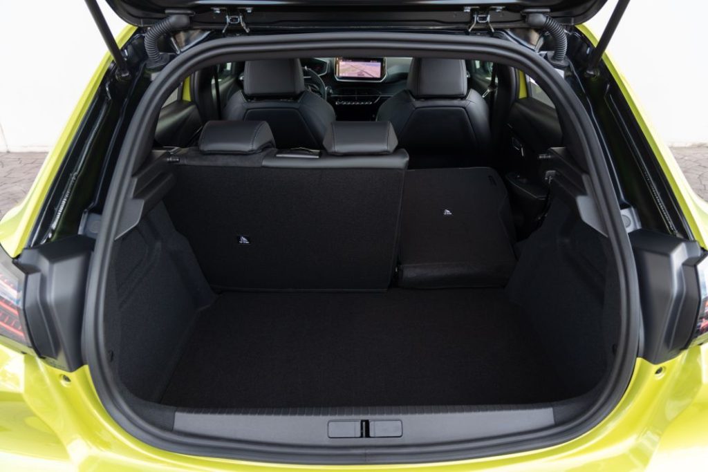 Primera prueba del Peugeot E-208 eléctrico 156 CV. Más potencia y mayor autonomía 19 Motor16 Peugeot E 208 prueba 40 Motor16