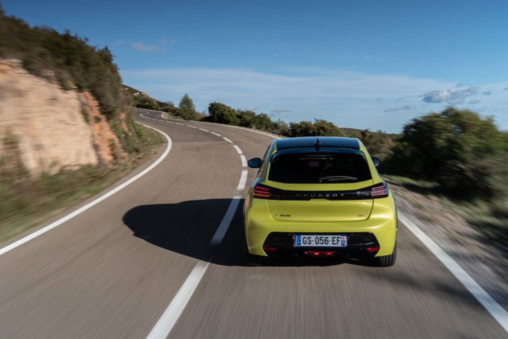 Primera prueba del Peugeot E-208 eléctrico 156 CV. Más potencia y mayor autonomía 4 Motor16 Peugeot E 208 prueba 8 Motor16