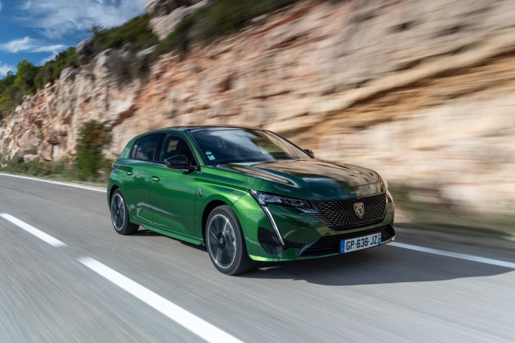 Primera prueba del Peugeot E-308 2024. Un eléctrico lógico y con estilo 5 Motor16 Peugeot E 308 prueba 1 Motor16