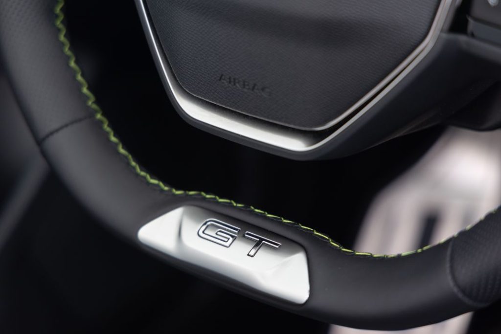 Primera prueba del Peugeot E-308 2024. Un eléctrico lógico y con estilo 27 Motor16 Peugeot E 308 prueba 13 Motor16