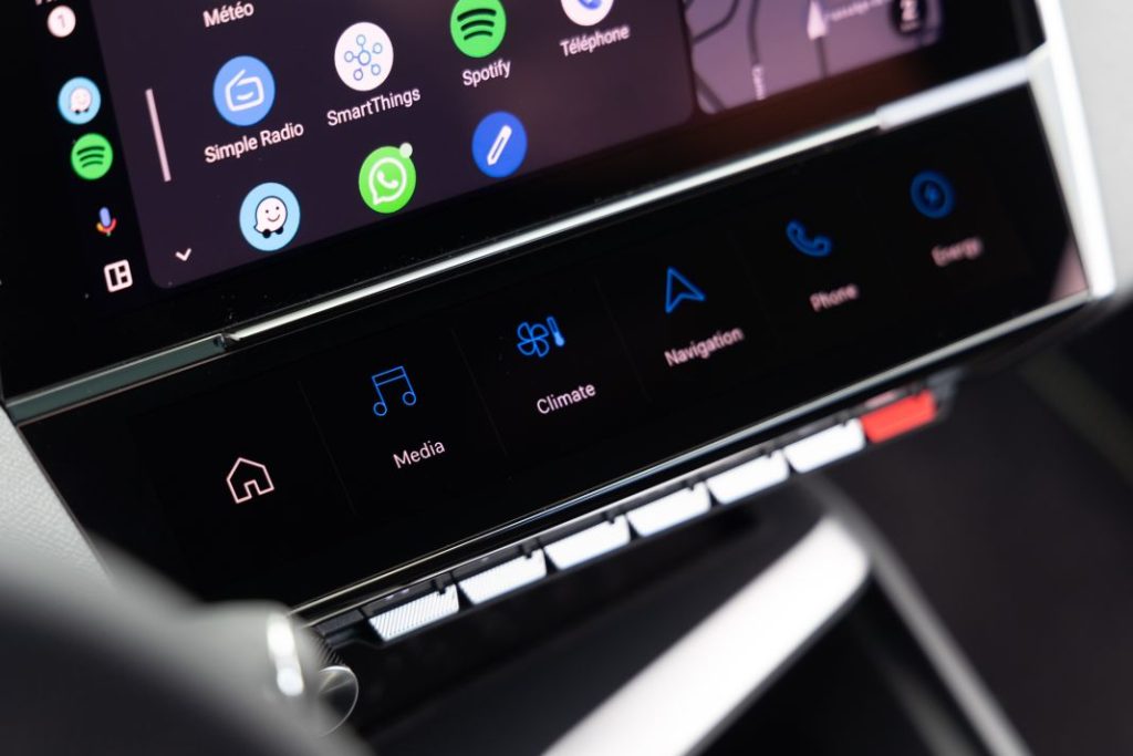 Primera prueba del Peugeot E-308 2024. Un eléctrico lógico y con estilo 32 Motor16 Peugeot E 308 prueba 23 Motor16