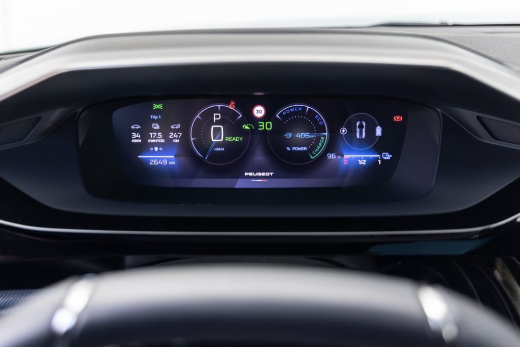 Primera prueba del Peugeot E-308 2024. Un eléctrico lógico y con estilo 34 Motor16 Peugeot E 308 prueba 26 Motor16