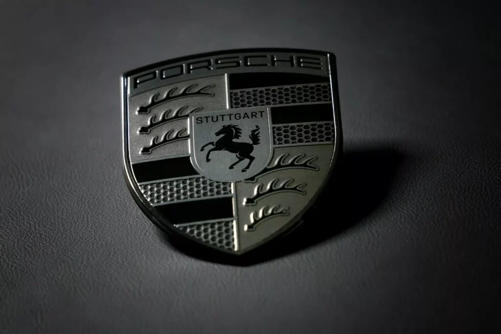 2023 Porsche Turbonite. Imagen emblema.