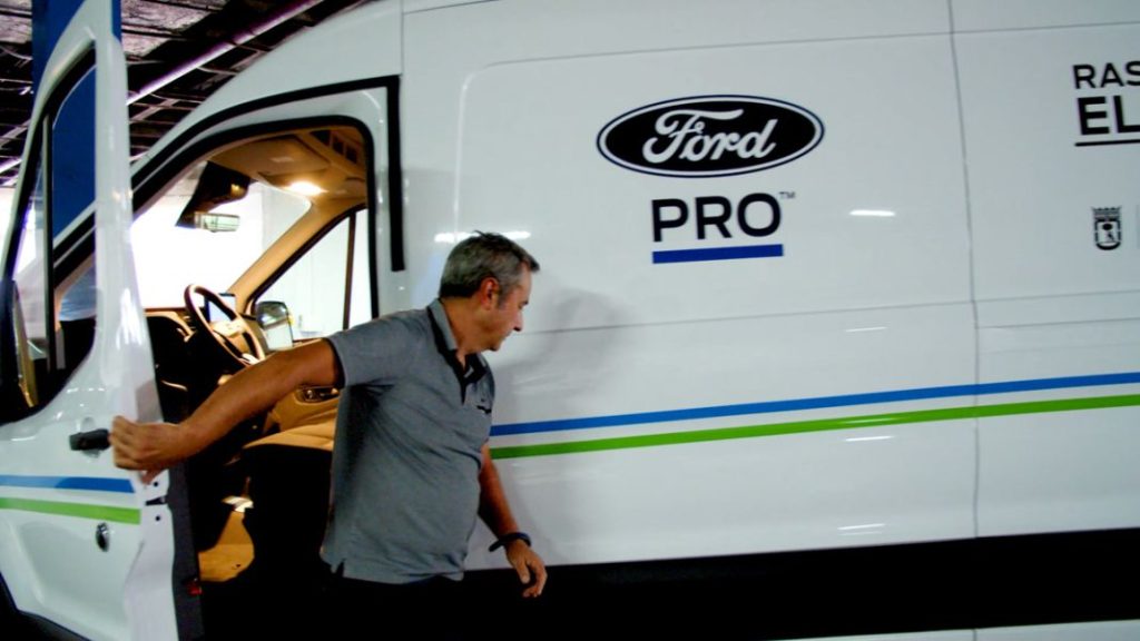 La marca con la que los comerciantes del Rastro madrileño se han pasado a la movilidad eléctrica 11 Motor16 RastroElectricitybyFord10 Motor16