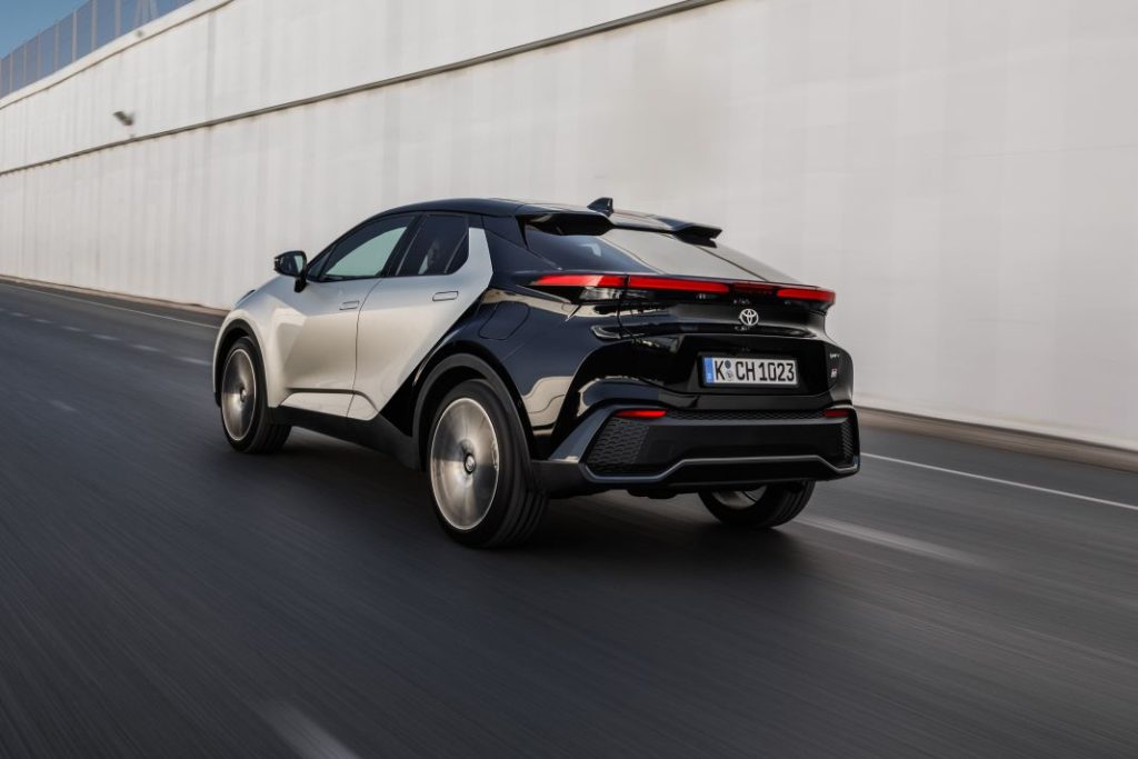 Primera prueba del Toyota C-HR 2024: Mejora en todo menos en el precio 26 Motor16 Toyota C HR prueba 13 Motor16