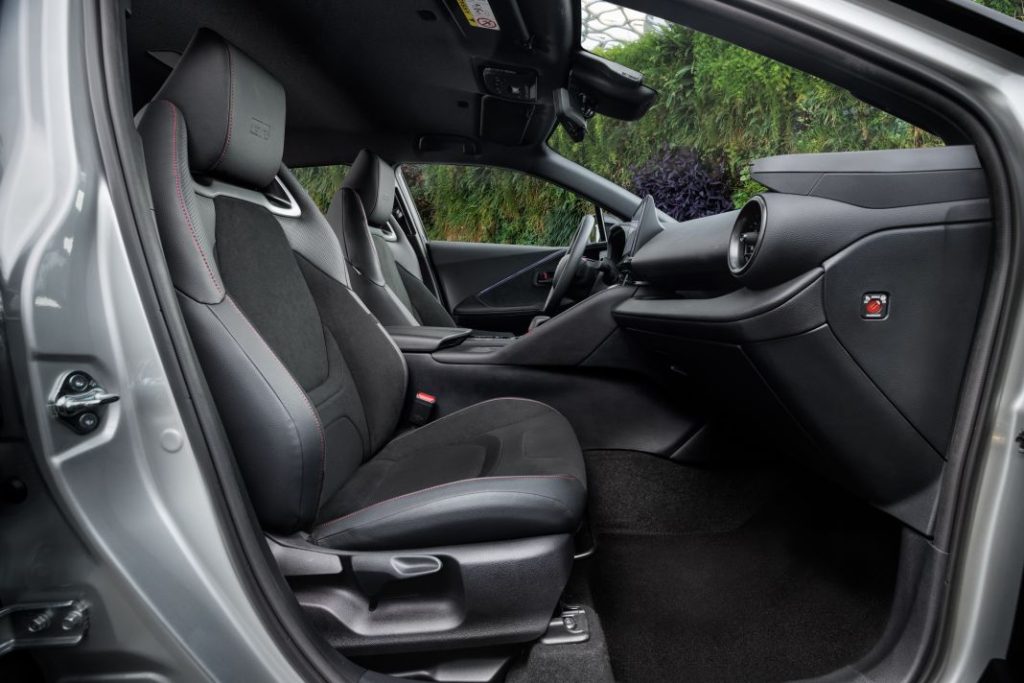 Primera prueba del Toyota C-HR 2024: Mejora en todo menos en el precio 5 Motor16 Toyota C HR prueba 20 Motor16