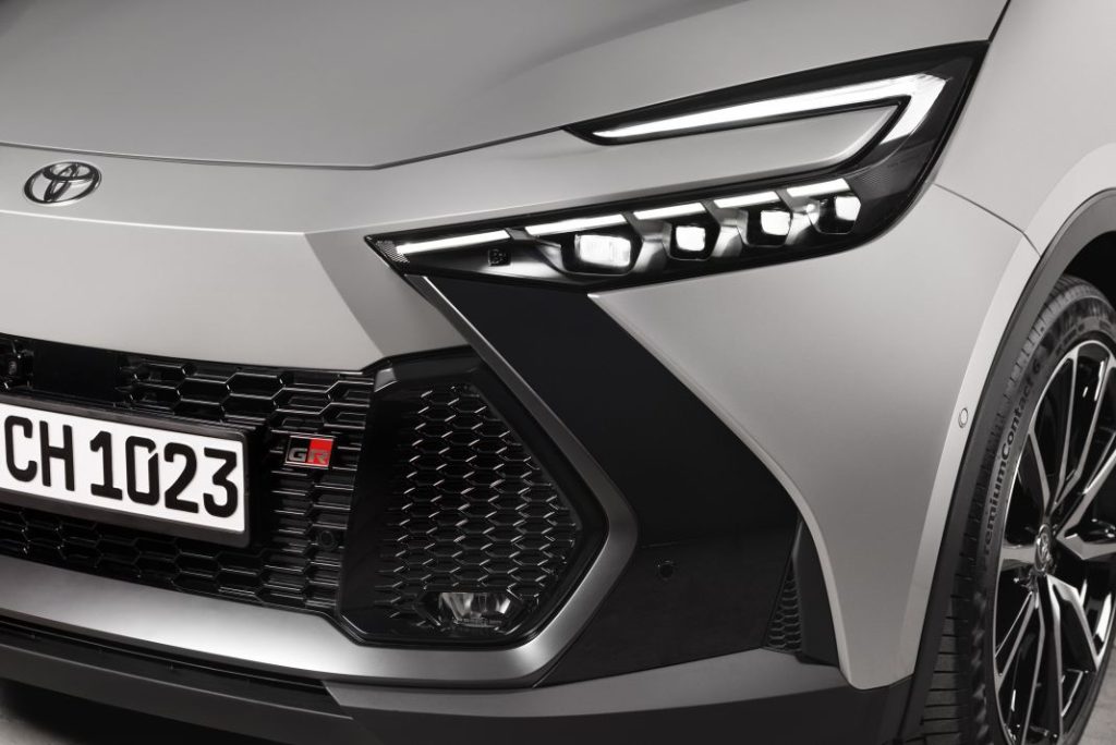 Primera prueba del Toyota C-HR 2024: Mejora en todo menos en el precio 15 Motor16 Toyota C HR prueba 34 Motor16