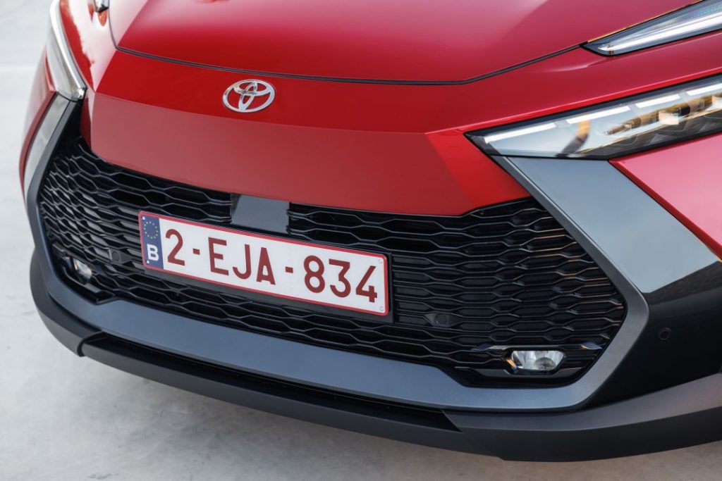 Primera prueba del Toyota C-HR 2024: Mejora en todo menos en el precio 56 Motor16 Toyota C HR prueba 45 Motor16