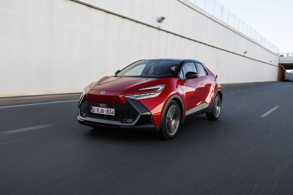 Primera prueba del Toyota C-HR 2024: Mejora en todo menos en el precio 57 Motor16 Toyota C HR prueba 46 Motor16