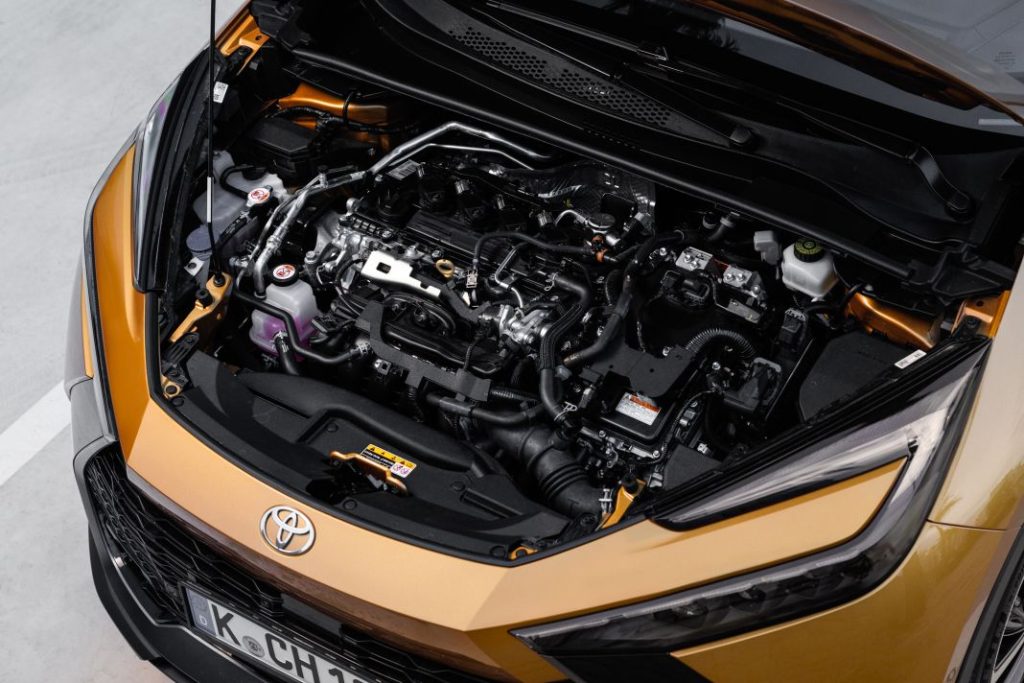 Primera prueba del Toyota C-HR 2024: Mejora en todo menos en el precio 46 Motor16 Toyota C HR prueba 59 Motor16