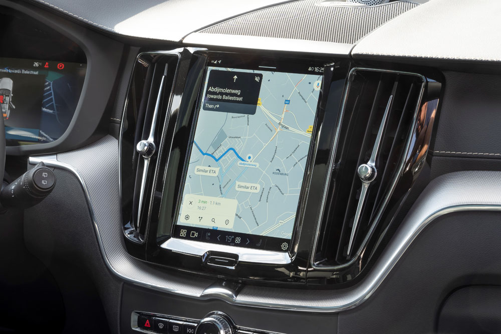 Probamos el nuevo Volvo XC60 T6 Recharge. Un PHEV que multiplica sus argumentos 2 Motor16 VOLVO XC60 RECHARGE T6 10 Motor16