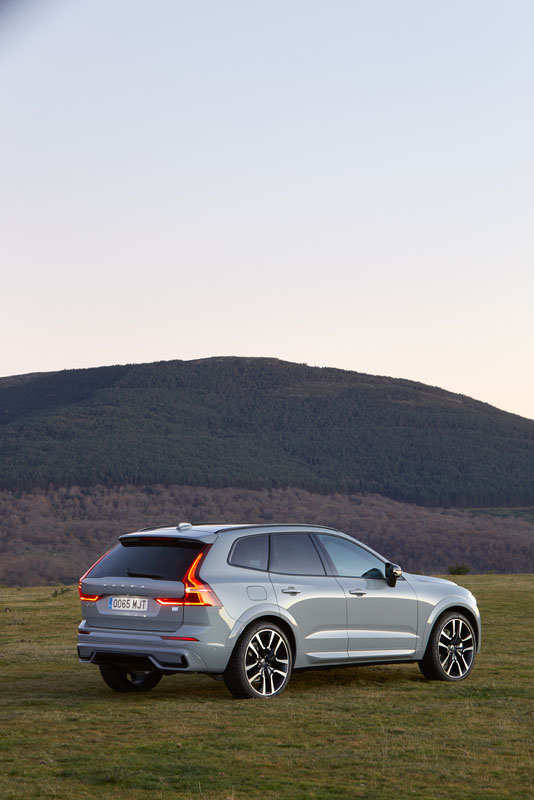 Probamos el nuevo Volvo XC60 T6 Recharge. Un PHEV que multiplica sus argumentos 15 Motor16 VOLVO XC60 RECHARGE T6 11 Motor16
