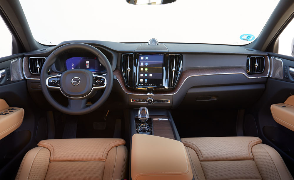 Probamos el nuevo Volvo XC60 T6 Recharge. Un PHEV que multiplica sus argumentos 6 Motor16 VOLVO XC60 RECHARGE T6 2 Motor16