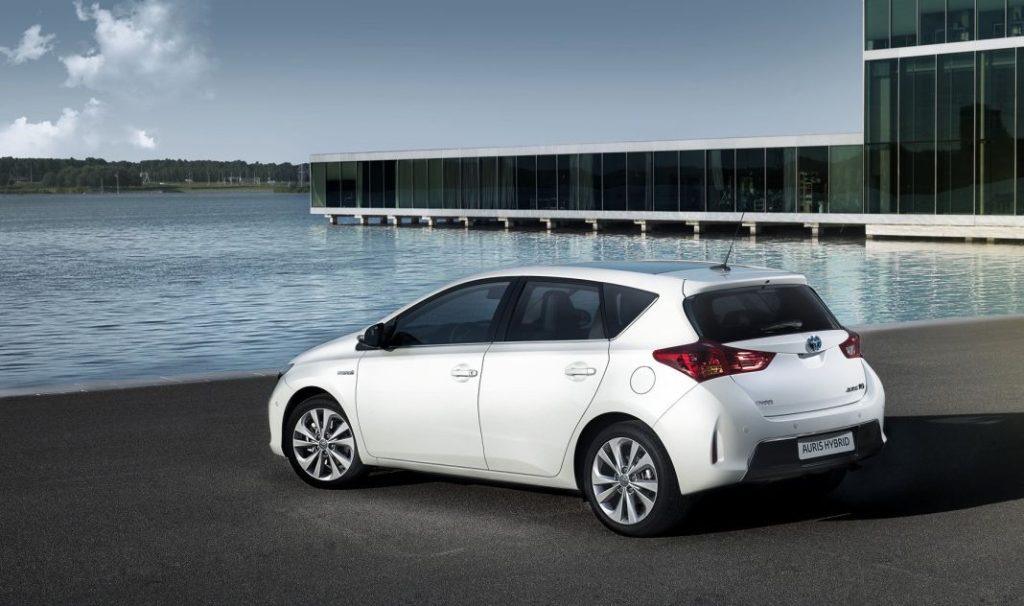 La OCU planta cara a la DGT: Los dueños de un coche híbrido pueden echarse a temblar 18 Motor16 DGT