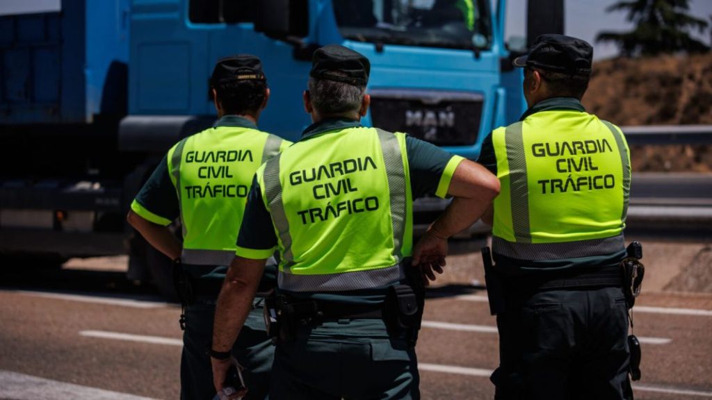 Las 5 aplicaciones legales que te avisan de los radares de la Guardia Civil 159 Motor16 vigilancia