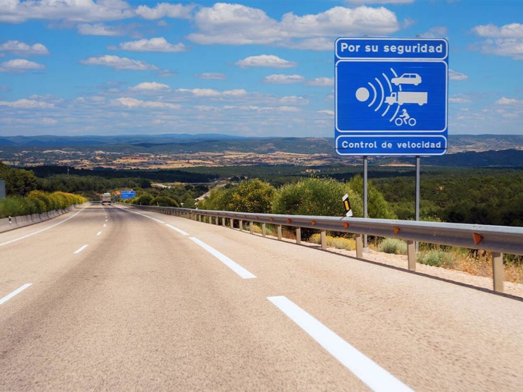 Esta es la carretera de España que tiene dos radares de la DGT que han puesto 147.579 multas 182 Motor16 DGT